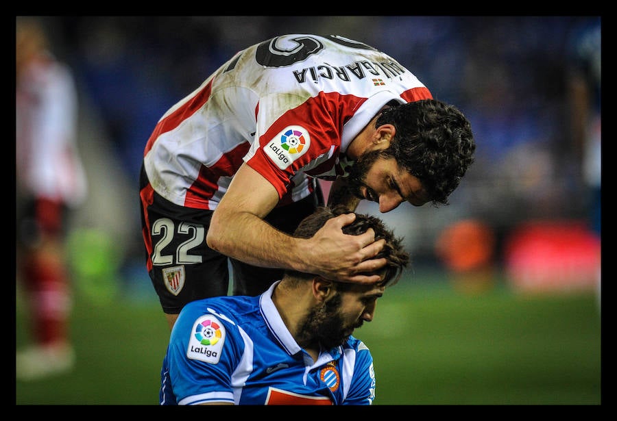 El  Athletic sigue asentándose y suma un punto ante el Espanyol  en un partido movido y con poco fútbol