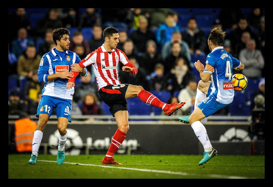 El  Athletic sigue asentándose y suma un punto ante el Espanyol  en un partido movido y con poco fútbol