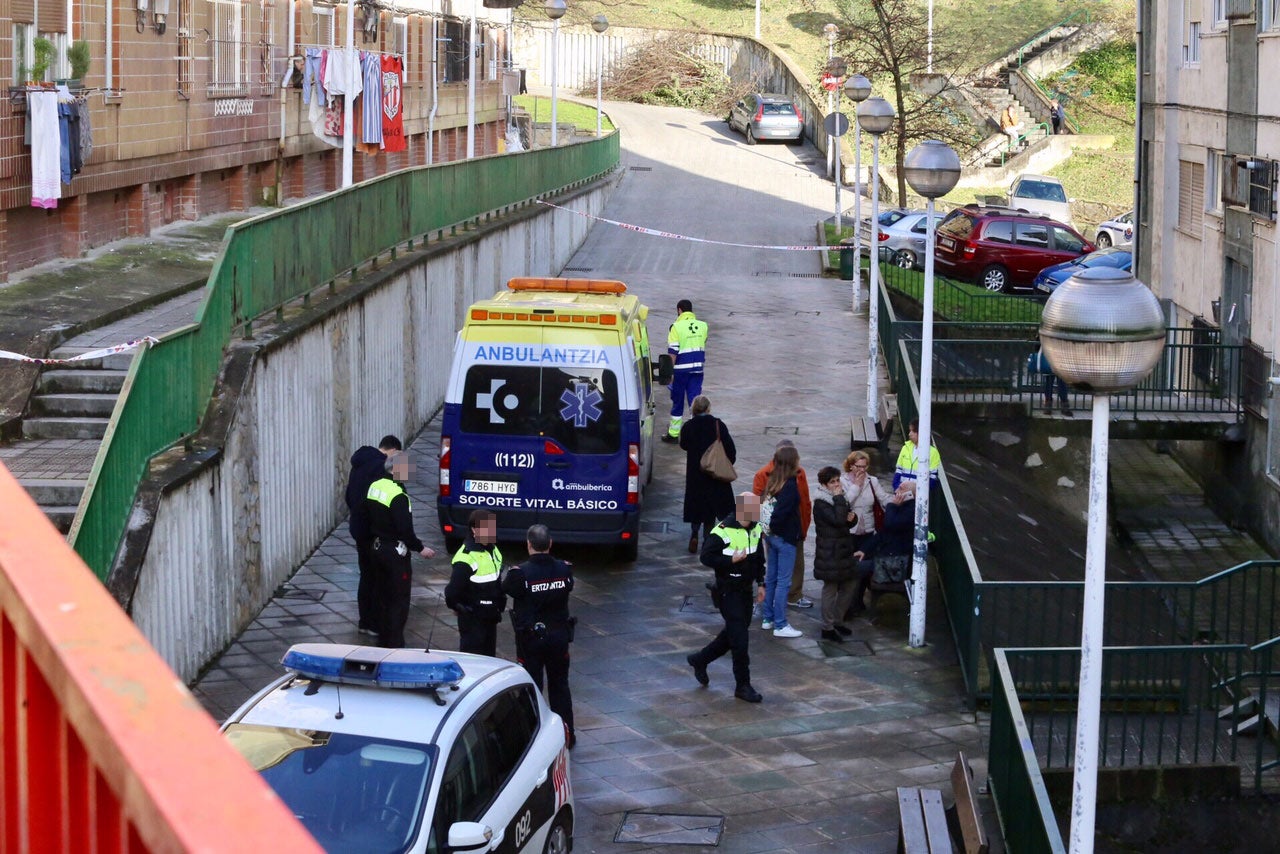 El domicilio en el que se encontraban las víctimas estaba revuelto, por lo que  los primeros indicios apuntan a un robo .