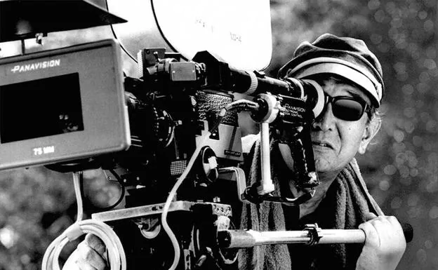 Akira Kurosawa durante el rodaje de 'Barbarroja' (1965).