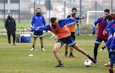 El futbolista se ejercitó con sus nuevos compañeros; él y Undabarrena son las caras nuevas. 