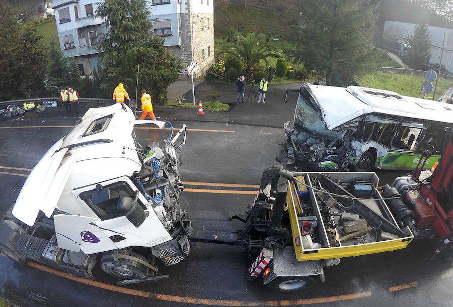 Dos hombres, de 31 y 41 años, han fallecido en el accidente registrado en la N-240 durante la mañana del jueves