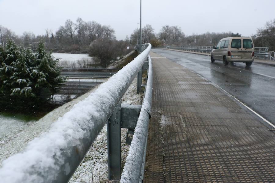 La nieve cubre de blanco el territorio alavés