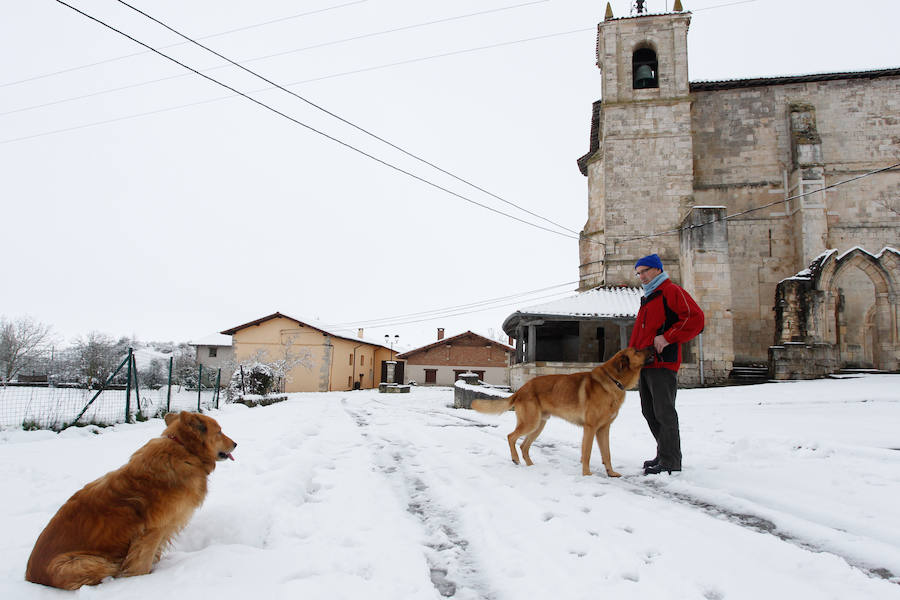 Diversión e inconvenientes. La nieve en Álava no siempre cae a gusto de todos