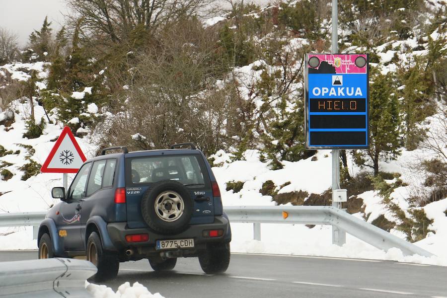 Domingo de nieve en los puntos altos de Álava