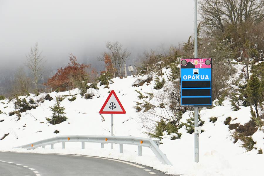 Domingo de nieve en los puntos altos de Álava