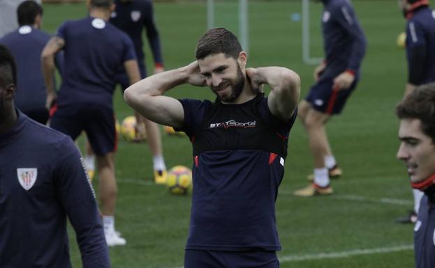 Yeray Álvarez, durante un entrenamiento en Lezama. 