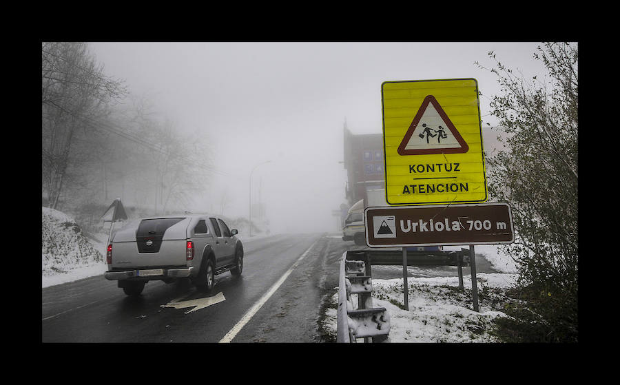 Las bajas temperaturas han dejado un paisaje invernal.