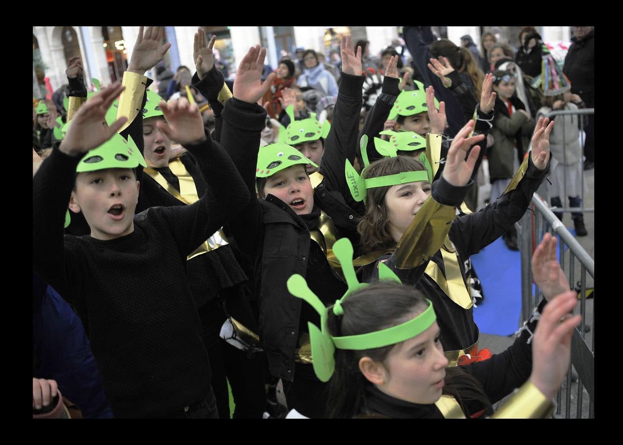 Una chocolatada celebrada en la Plaza Nueva ha servido para abrir boca y dar inicio a unos intesos días de fiesta