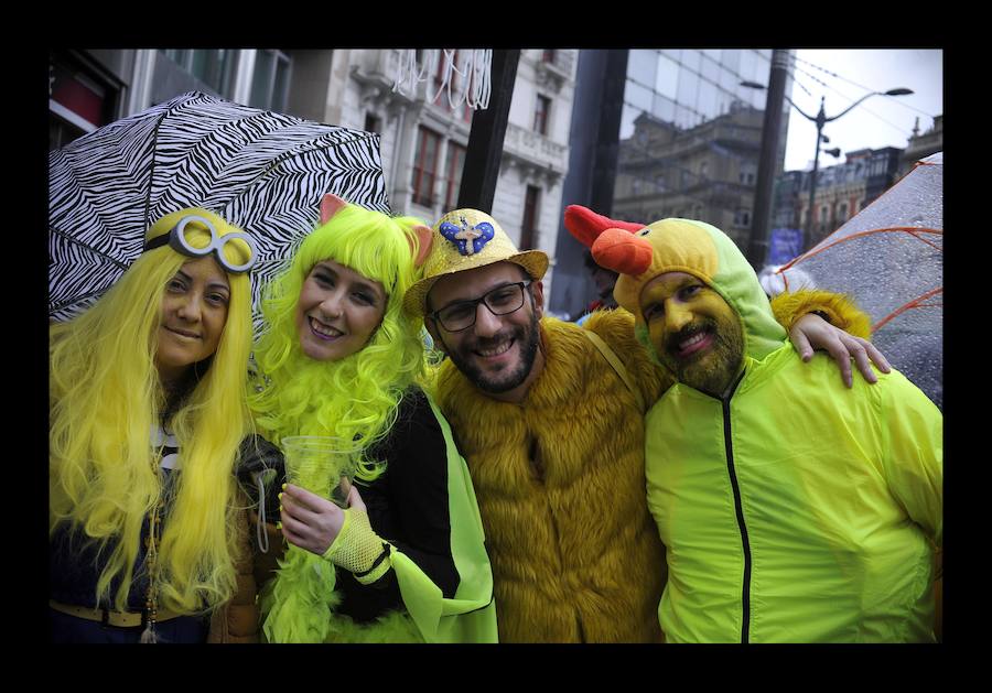 ¿Estuviste en el desfile de carnaval de Bilbao 2018? ¡Búsca tu foto! Nuestro fotografo ha inmortalizado los mejores disfraces de este año.