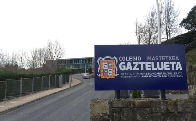 Entrada al colegio Gaztelueta.