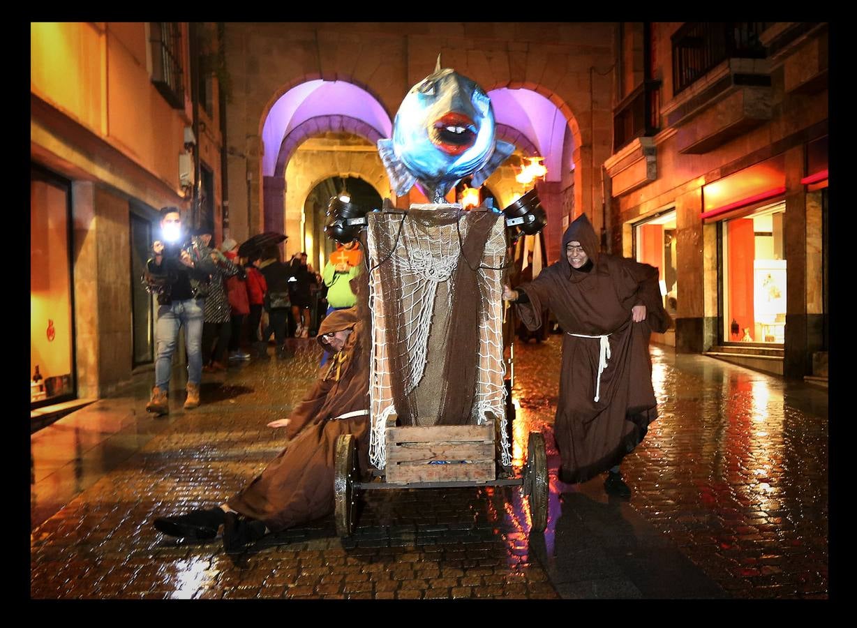 Bilbao despide los carnavales con la quema de la sardina