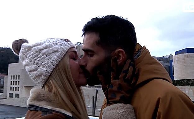 Los bilbaínos se besan por San Valentín