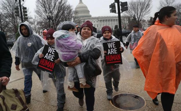 Activistas por la causa de los 'dreamers' se manifiestan en Washington.