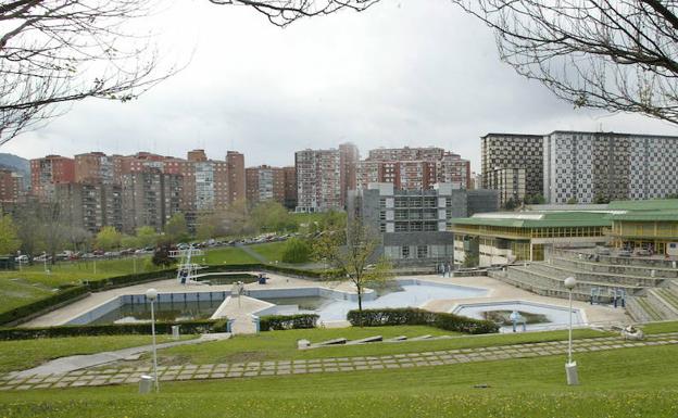 Vista del exterior del polideportivo de Txurdinaga.