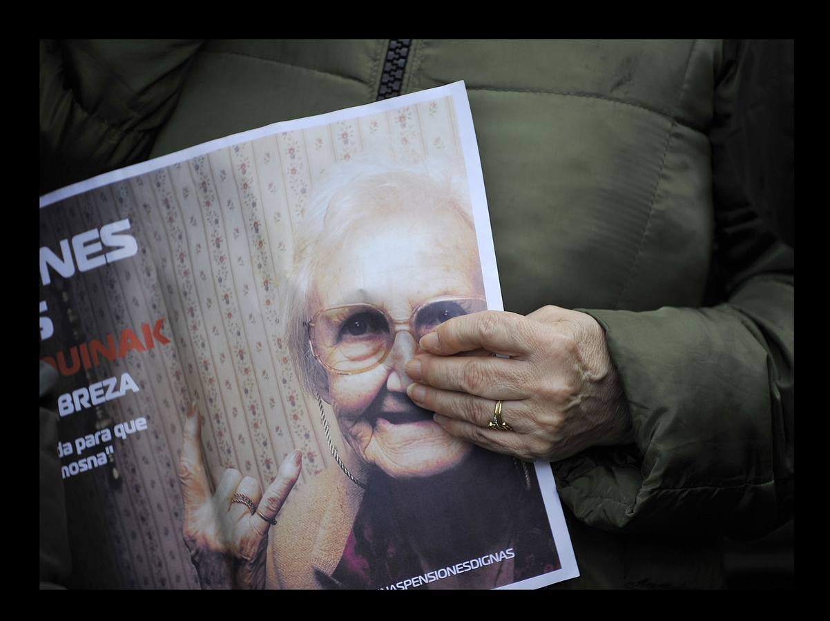 Fotos: Manifestación multitudinaria de jubilados en Bilbao