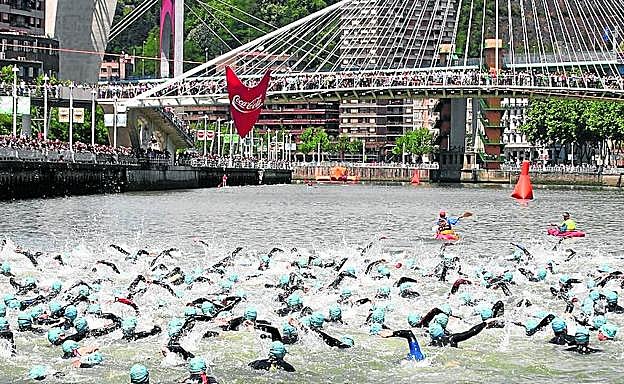 Participantes en la prueba de natación de la anterior edición. 