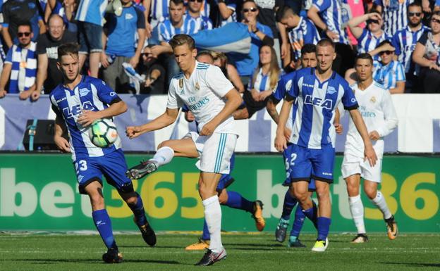 Hoy, en el Santiago Bernabéu, el Alavés saltará al césped en busca del partido perfecto. 