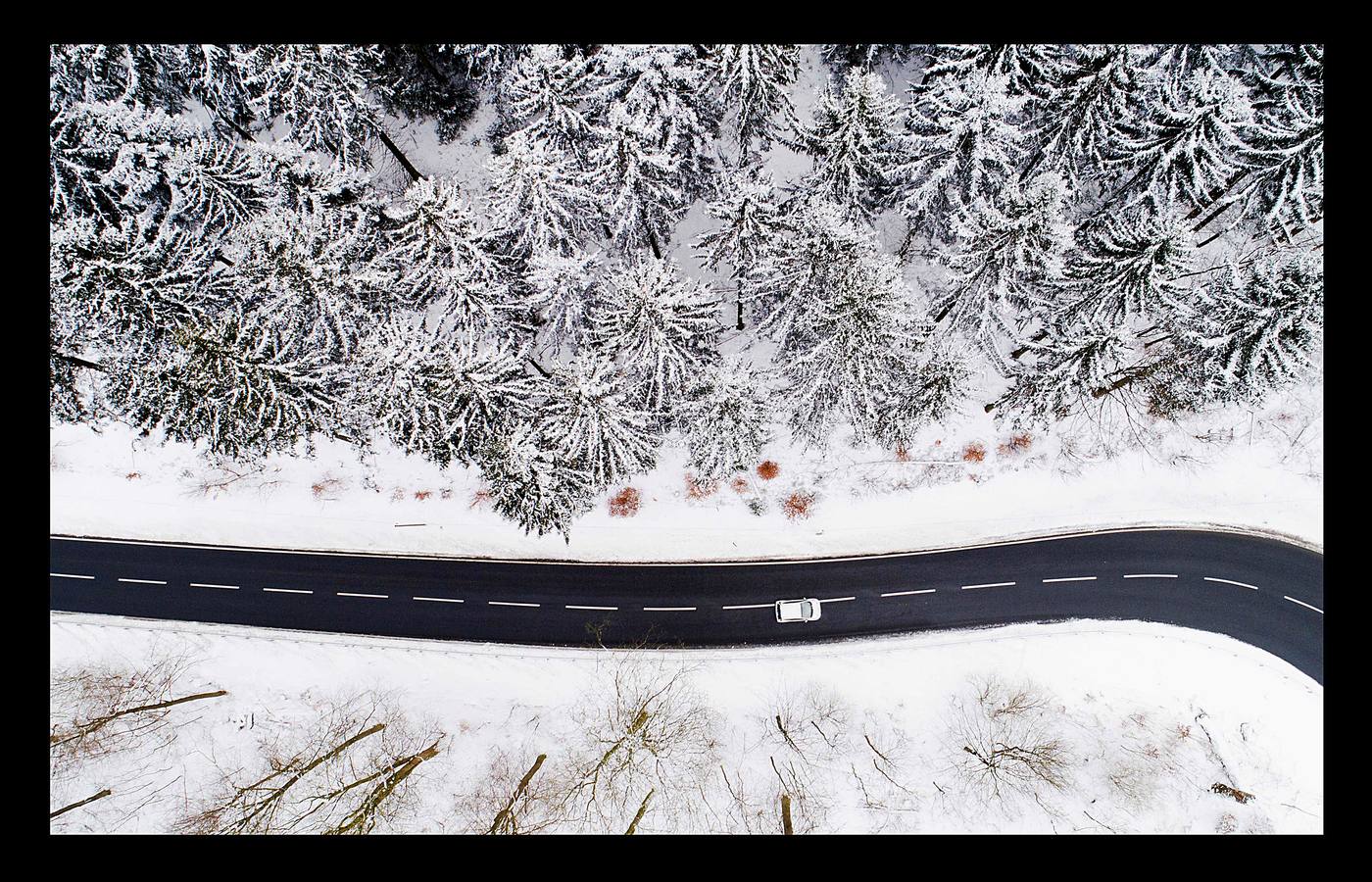 Una ola de frío siberiano recorre ciudades como Roma, Belgrado, Salónica o Berna. Al menos cuatro personas murieron a consecuencia de las bajas temperaturas, que perturbaron los sistemas de transporte de varios países y obligaron en muchas ciudades a cerrar las escuelas.