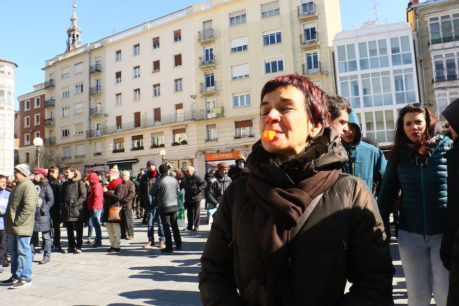 Fotos: Concentración en Vitoria contra el Tren de Alta Velocidad