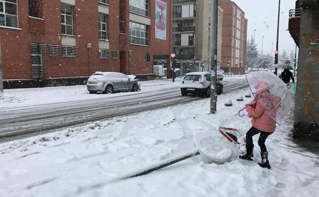 Señal en el suelo en Barakaldo.