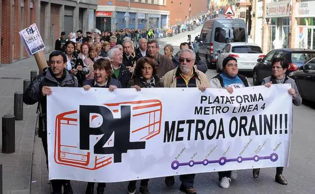 Protesta celebrada en noviembre en Rekalde en demanda de la línea 4.