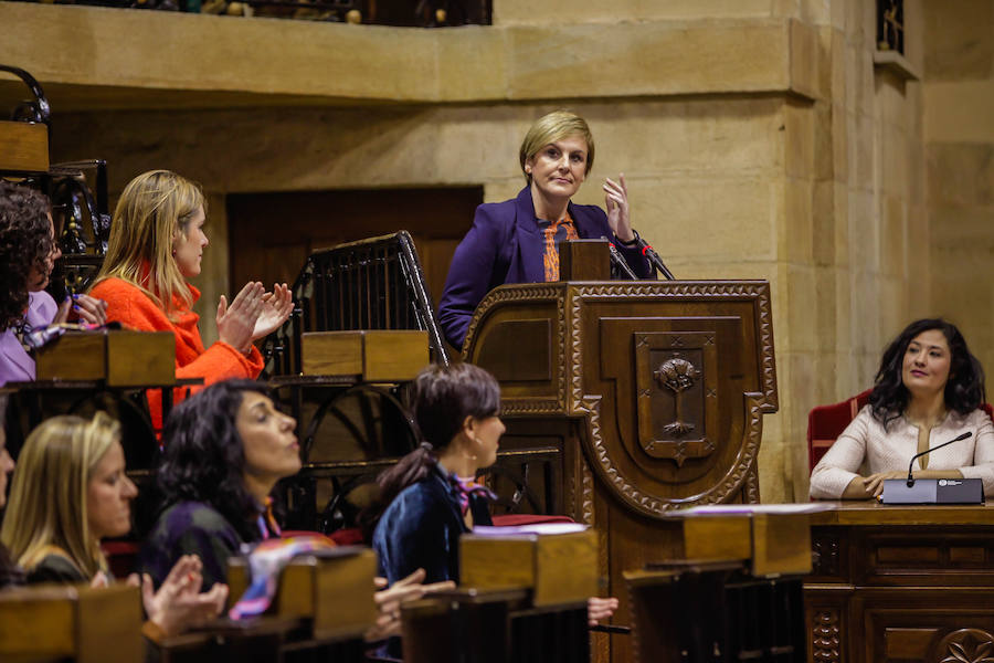 La casa de Juntas de Gernika acoge la segunda asamblea extraordinaria de mujeres electas para denunciar los techos de cristal a los que se enfrentan las mujeres 