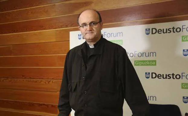 El obispo de San Sebastián ha participado en el Deusto Forum.