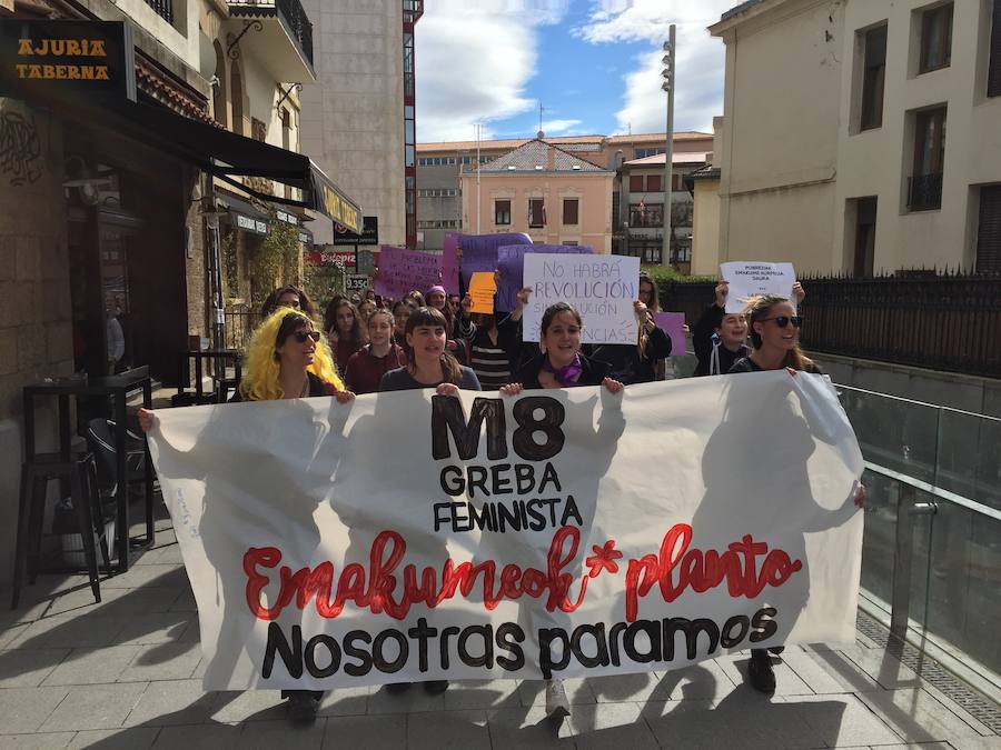 Imagen secundaria 1 - Día de la mujer 2018: noticias de última hora de la huelga feminista del 8M en Bilbao