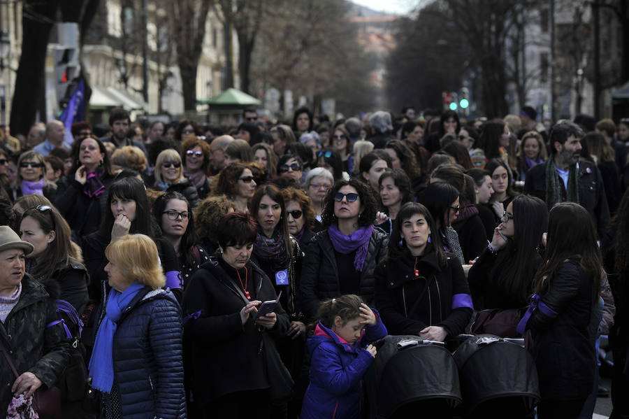 Las mejores fotos del Día Internacional de la Mujer 2018 en Bilbao, con imágenes de las concentraciones y manifestaciones feministas.