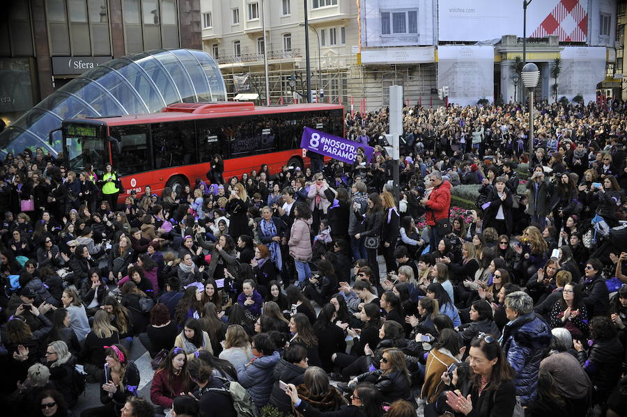 Las mejores fotos del Día Internacional de la Mujer 2018 en Bilbao, con imágenes de las concentraciones y manifestaciones feministas.