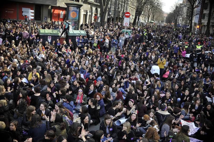 Las mejores fotos del Día Internacional de la Mujer 2018 en Bilbao, con imágenes de las concentraciones y manifestaciones feministas.