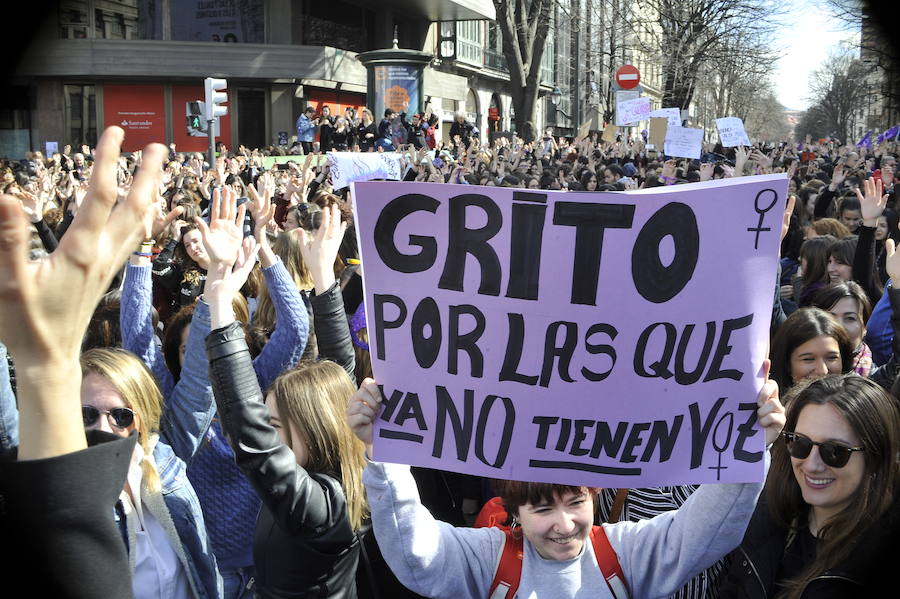 Las mejores fotos del Día Internacional de la Mujer 2018 en Bilbao, con imágenes de las concentraciones y manifestaciones feministas.