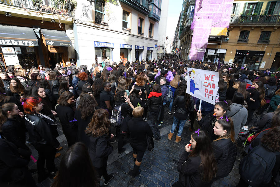 Las mejores fotos del Día Internacional de la Mujer 2018 en Bilbao, con imágenes de las concentraciones y manifestaciones feministas.