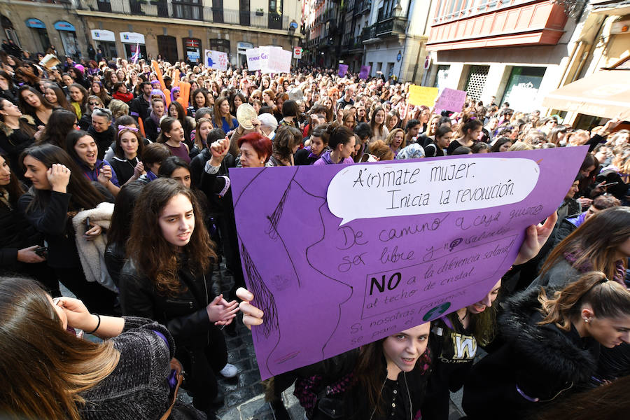 Las mejores fotos del Día Internacional de la Mujer 2018 en Bilbao, con imágenes de las concentraciones y manifestaciones feministas.