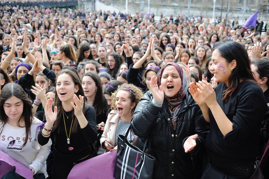 Las mejores fotos del Día Internacional de la Mujer 2018 en Bilbao, con imágenes de las concentraciones y manifestaciones feministas.