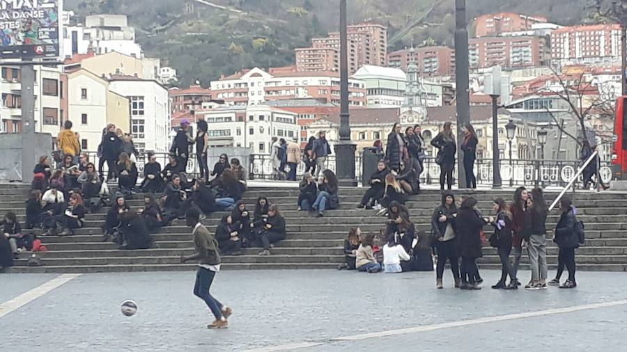 Las mejores fotos del Día Internacional de la Mujer 2018 en Bilbao, con imágenes de las concentraciones y manifestaciones feministas.