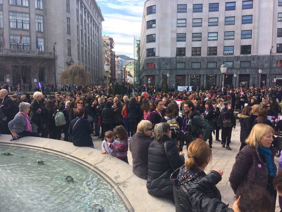 Las mejores fotos del Día Internacional de la Mujer 2018 en Bilbao y Bizkaia, con imágenes de las concentraciones y manifestaciones feministas.