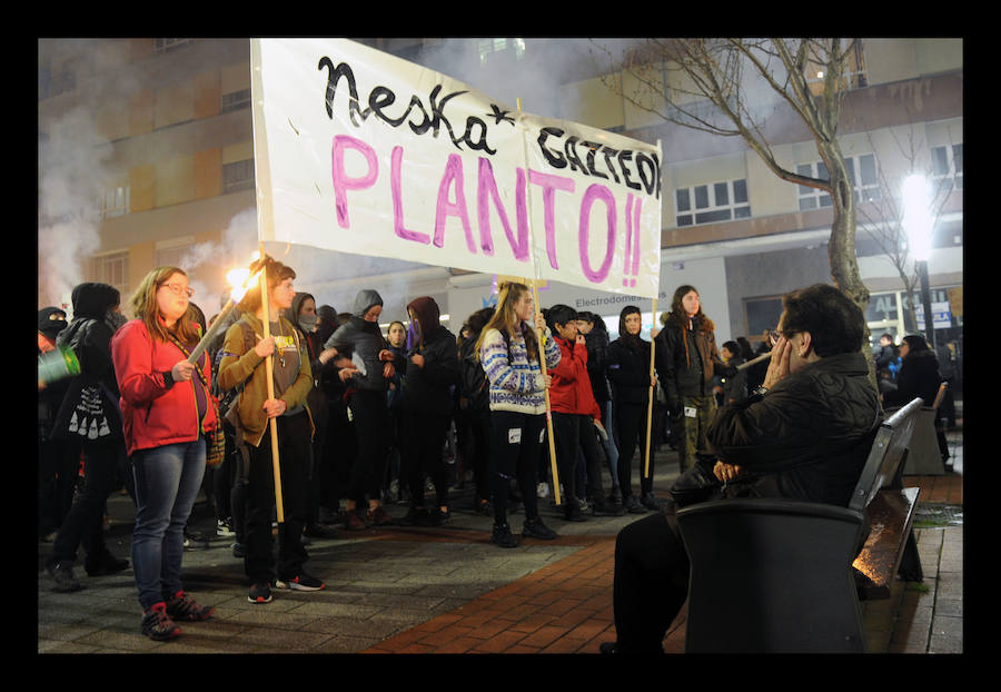 Fotos: La manifestación histórica por el Día de la Mujer en Vitoria