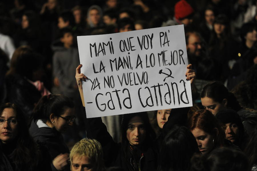 Fotos: La manifestación histórica por el Día de la Mujer en Vitoria