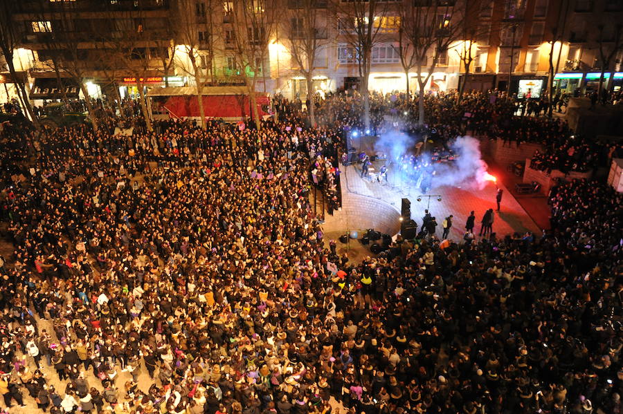 Fotos: La manifestación histórica por el Día de la Mujer en Vitoria