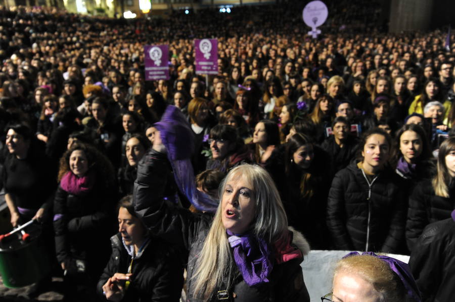 Fotos: La manifestación histórica por el Día de la Mujer en Vitoria