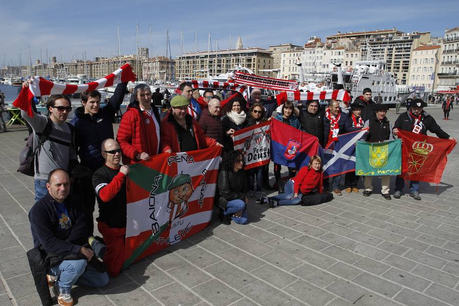 Los hinchas rojiblancos ya se encuentran apoyando a su equipo