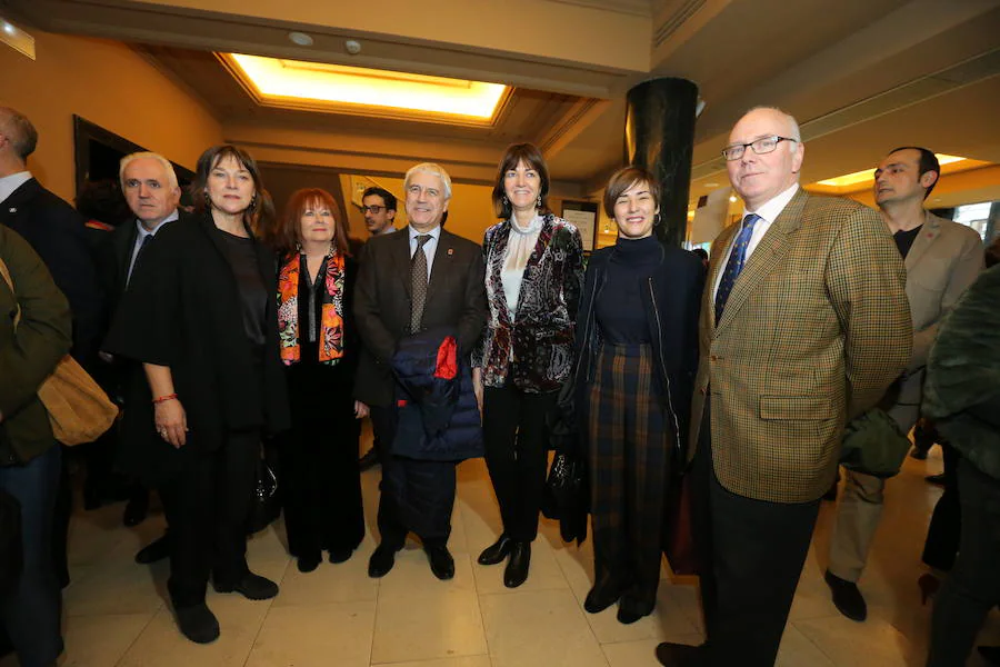 Amparo Moreno, Ana Gutiérrez, Vicente Reyes, Idoia Mendia, Begoña Gil y José María Iruarrizaga.