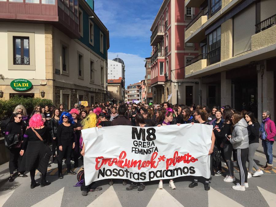 Imagen principal - Día de la mujer 2018: noticias de última hora de la huelga feminista del 8M en Bilbao