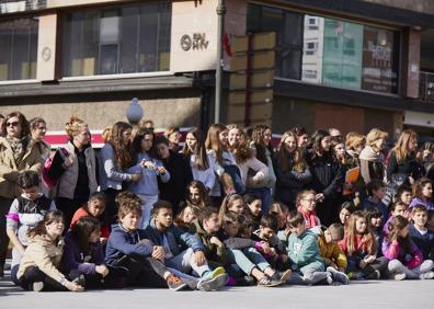 Imagen secundaria 1 - Día de la mujer 2018: noticias de última hora de la huelga feminista del 8M en Bilbao