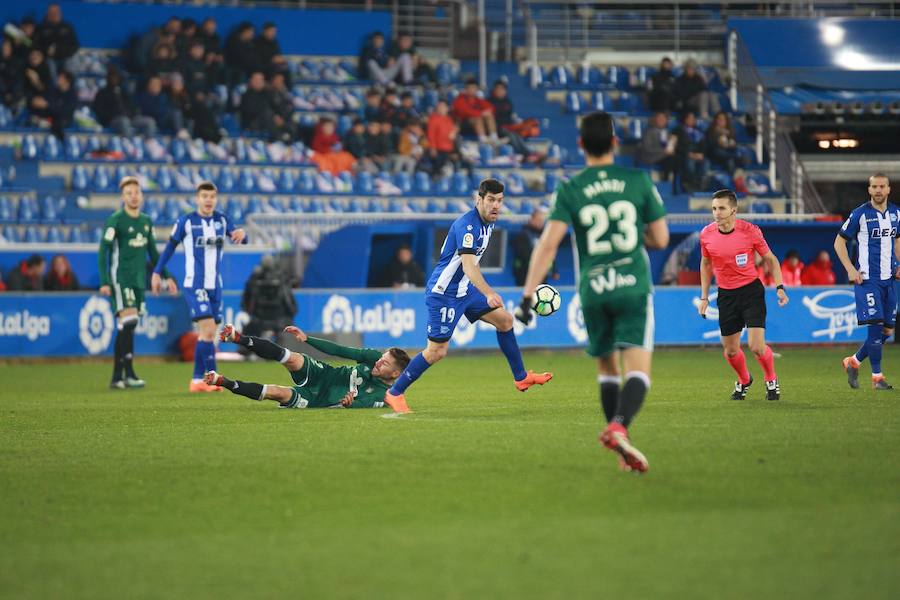 Fotos: El Alavés - Betis, en imágenes
