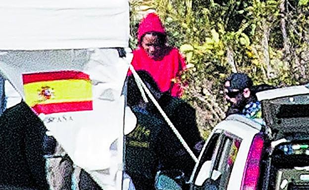 Ana Julia Quezada acude al aljibe de Rodalquilar donde presuntamente ocultó el cuerpo del niño.