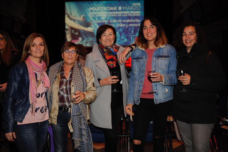 María Romano, Ana Sánchez, Teresa Zubimendi, Edurne Corral y Aurkene Ariza.