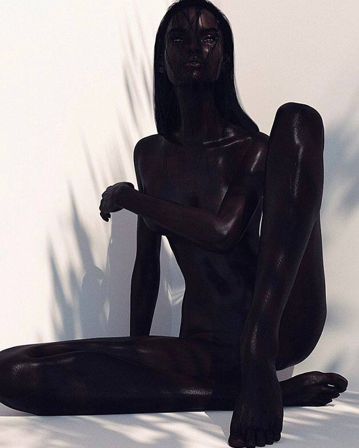 Las marcas de moda y cosmética están como locas con una mujer que parece de verdad